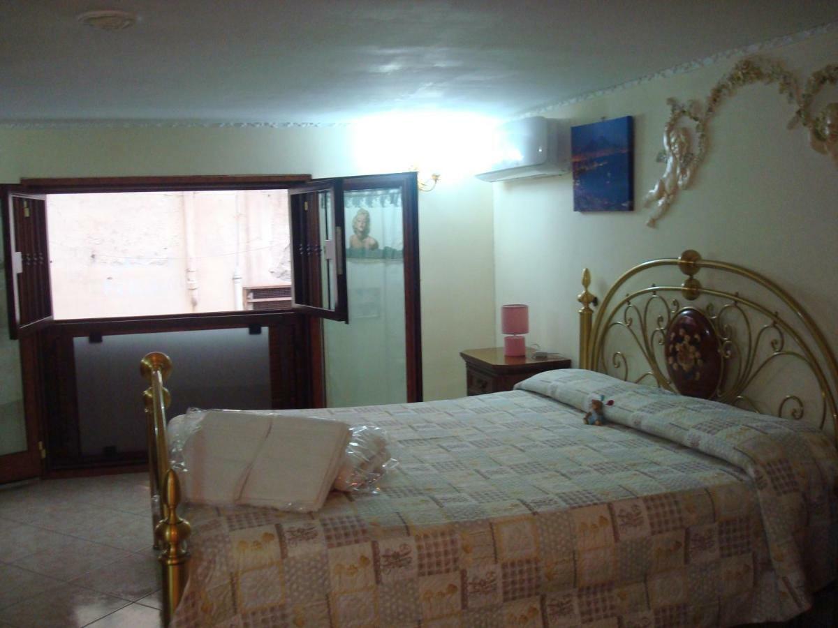 Tasor Historic Center Apartment Наполи Екстериор снимка